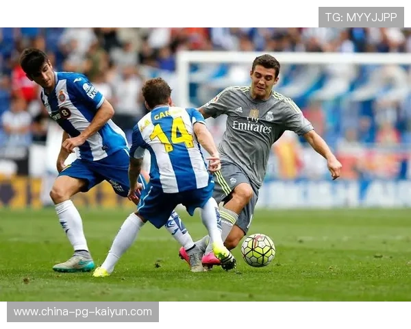 伯恩茅斯防线保持紧凑