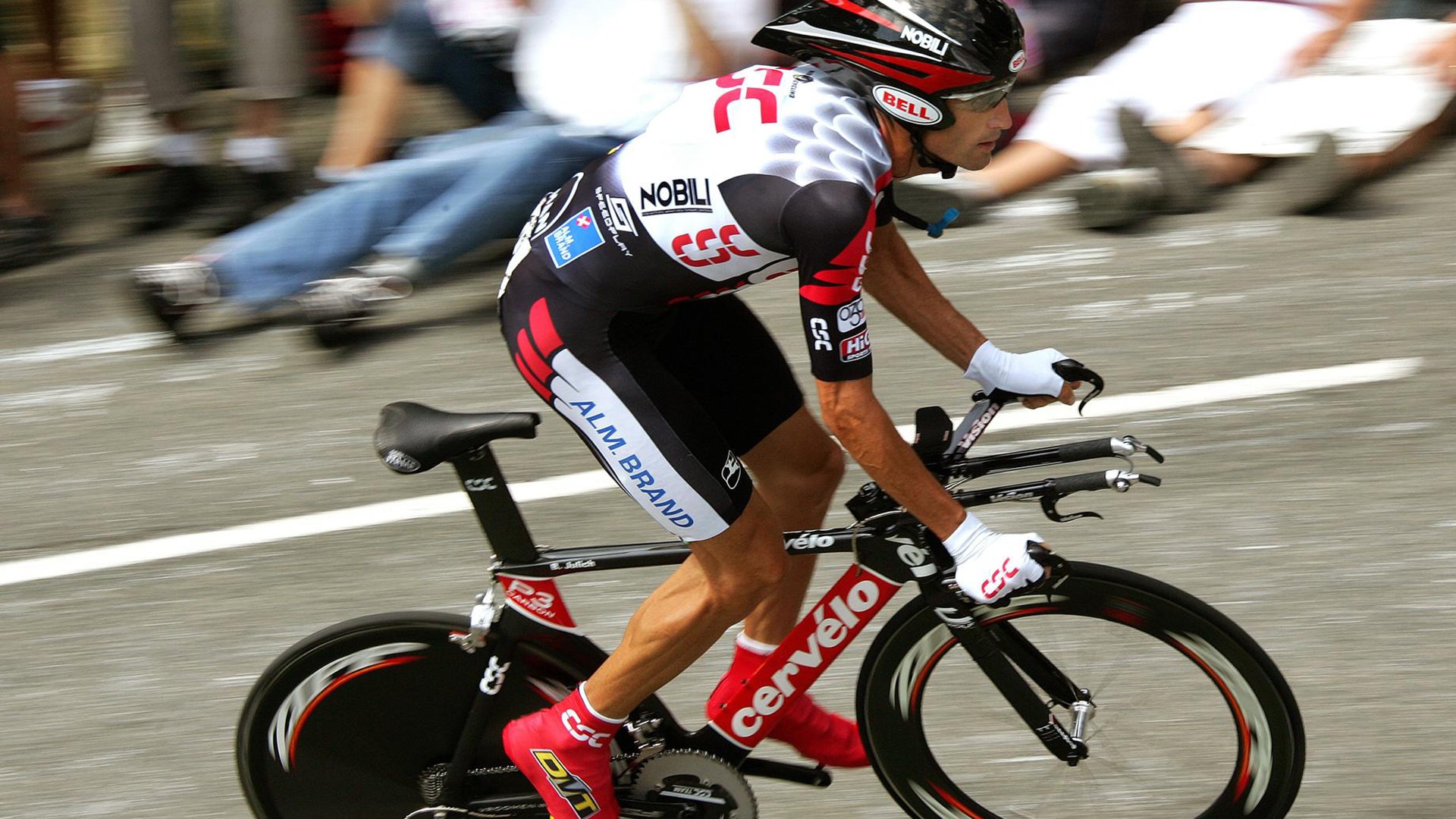 “2025游泳锦标赛新加坡:顶尖选手争锋,金牌花落谁家?”